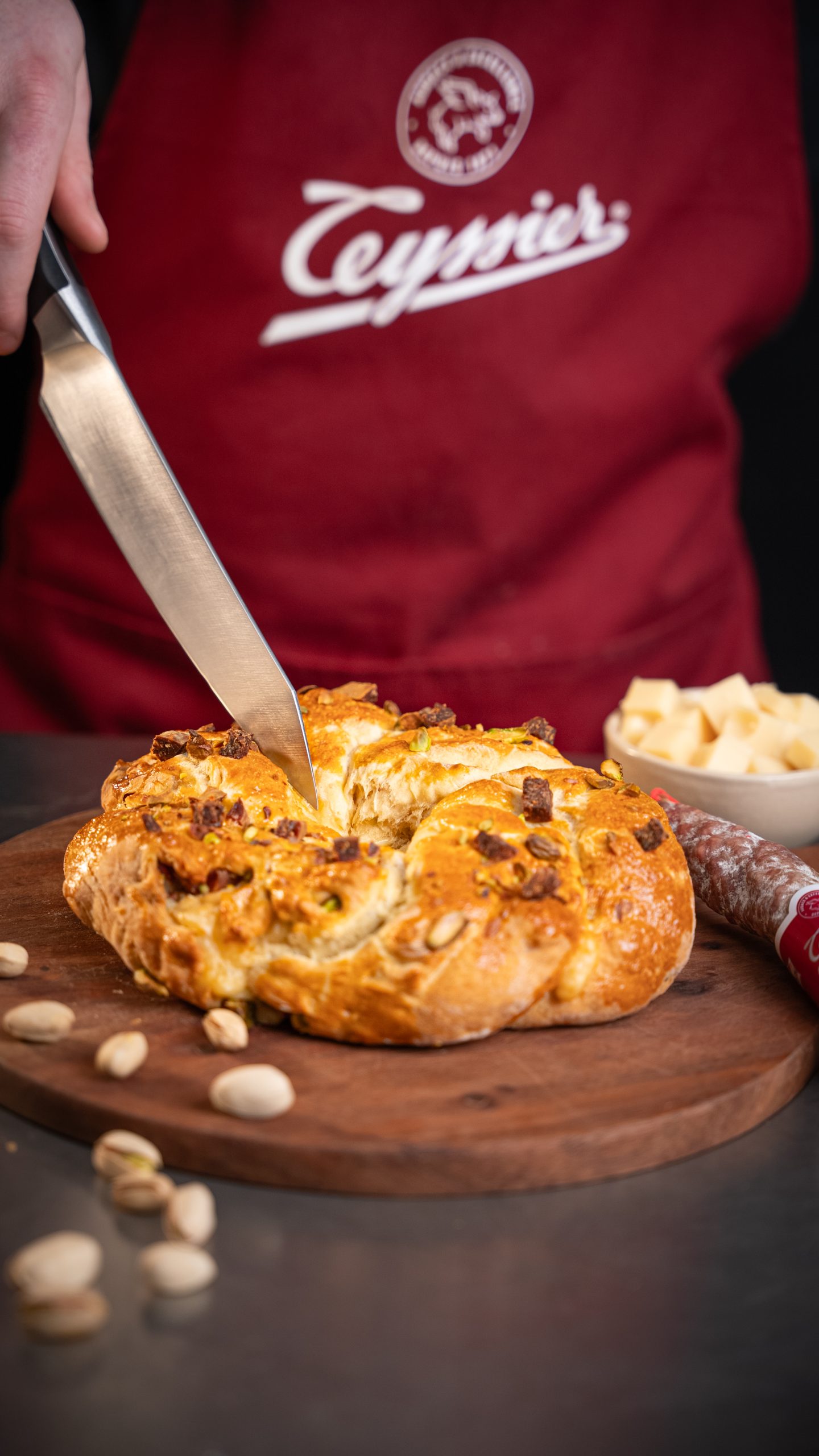 Couronne briochée au jambon cuit et saucisson